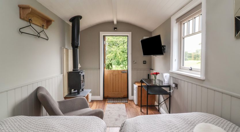 Photo of Stormont Hut