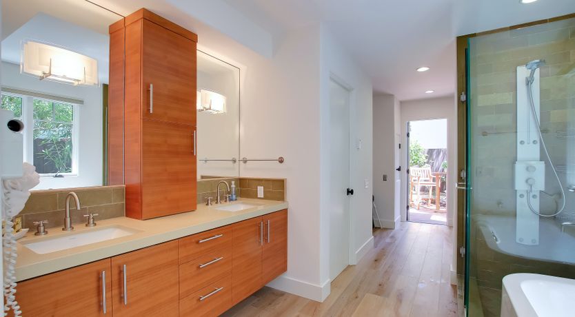 Photo of The White Bird