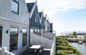 Zuiderzee Sauna 4 Holiday Home