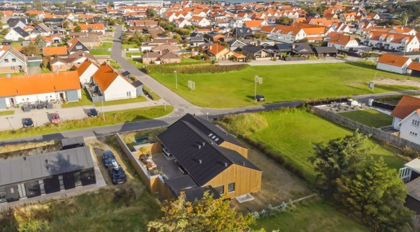 Photo of "Bena" - 800m from the sea