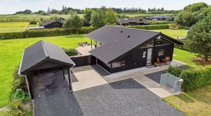 Photo of "Evald" - 400m from the sea