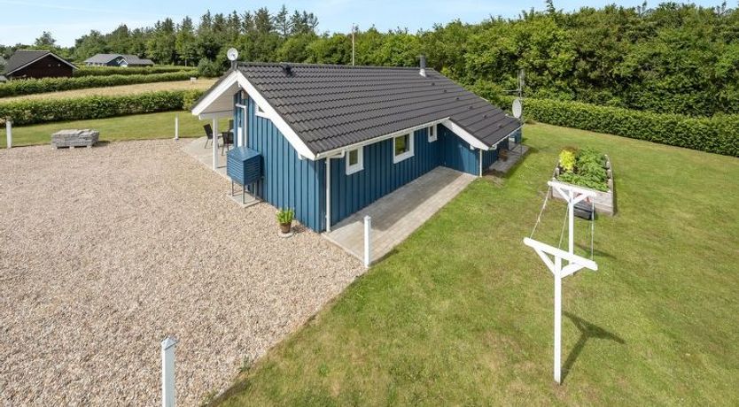 Photo of "Tobbi" - 1.1km to the fjord