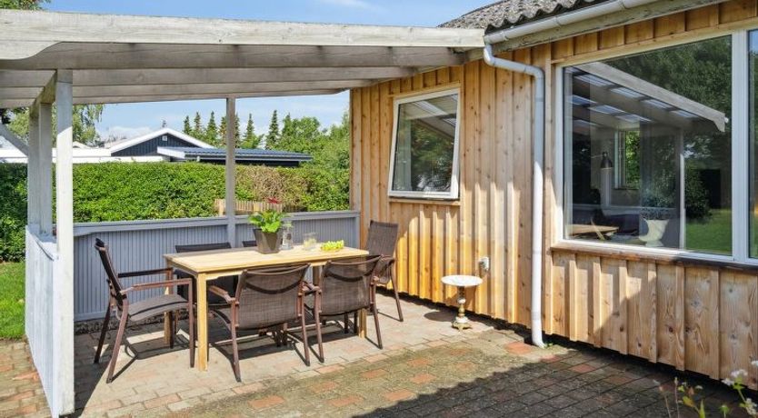 Photo of "Henric" - 500m from the sea