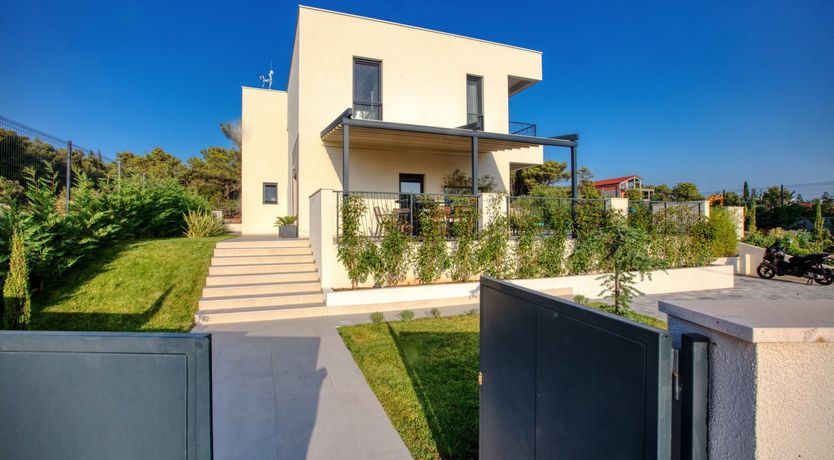 Photo of Beaming Eye