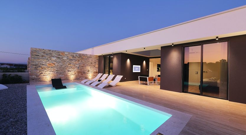 Photo of Silhouettes of the Sea