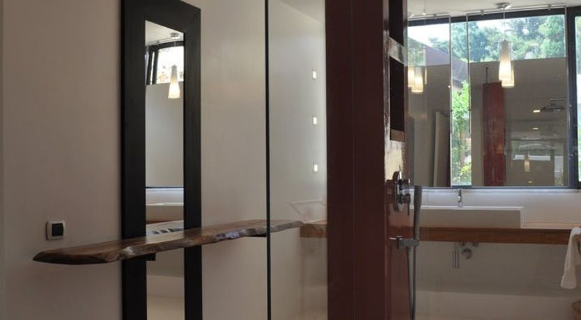 Photo of The Painted Rose