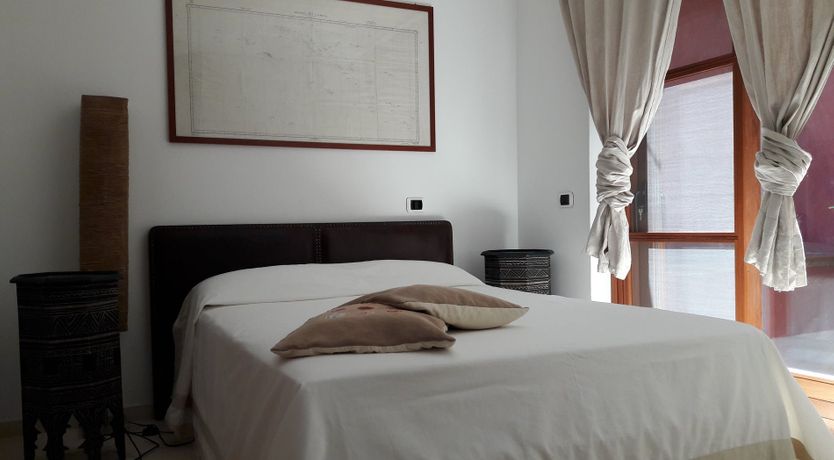 Photo of The Painted Rose