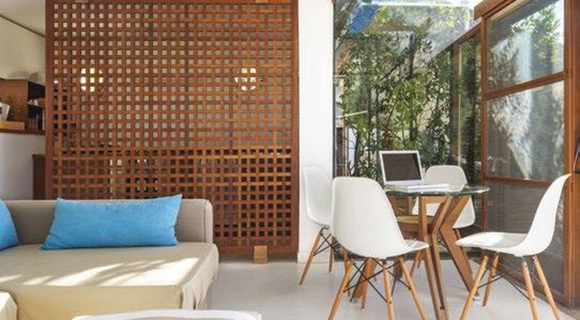 Photo of The Painted Rose