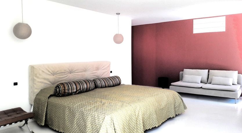 Photo of The Painted Rose