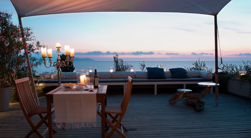 Photo of The Painted Rose