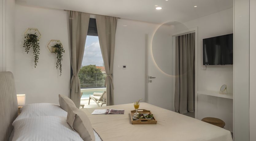 Photo of Swallows & Wrens