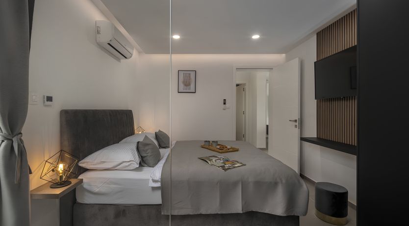 Photo of Swallows & Wrens