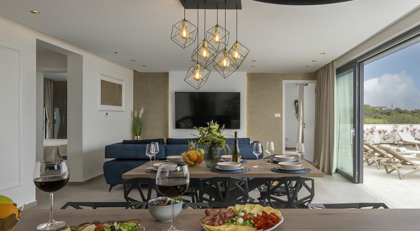 Photo of Swallows & Wrens