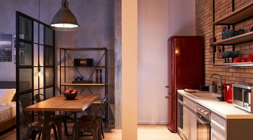 Photo of Athenian Muse