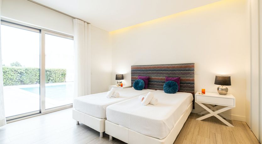 Photo of Alabaster Summer