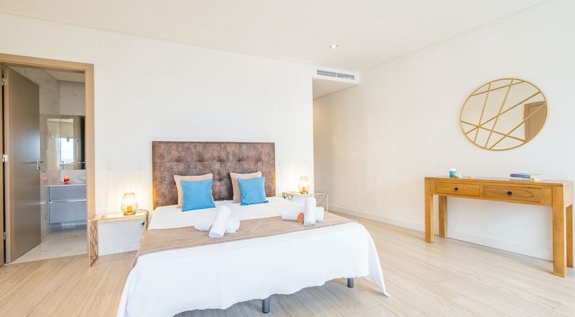 Photo of Alabaster Summer