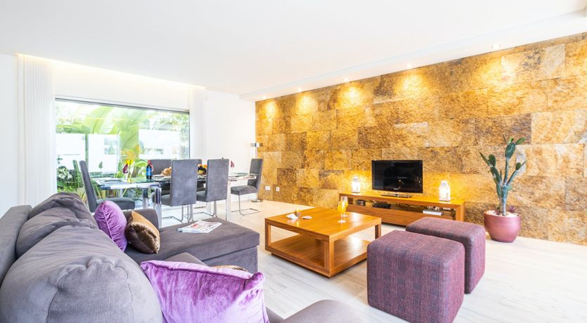 Photo of Alabaster Summer