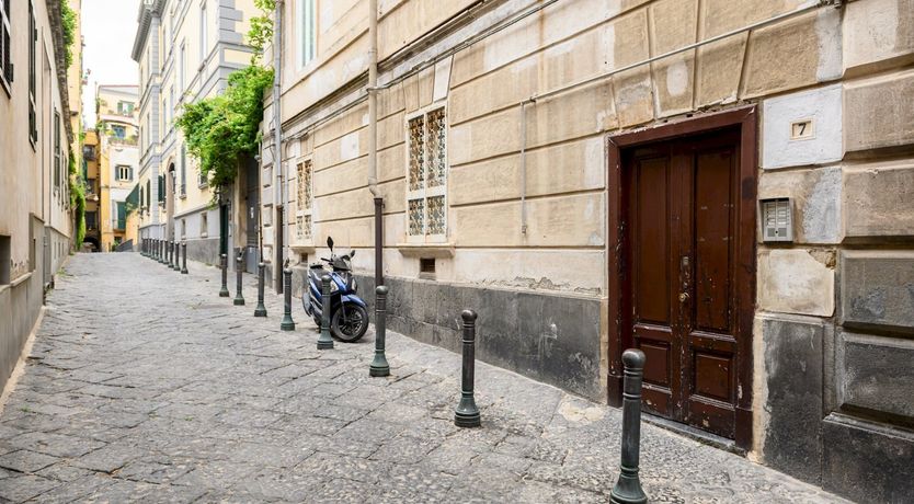 Photo of Neroli & Naples