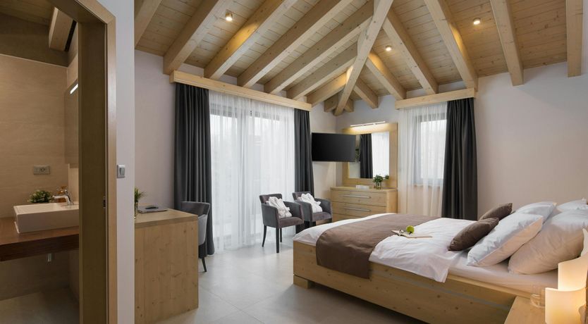 Photo of Aeolian Ope,Aeolian Ope