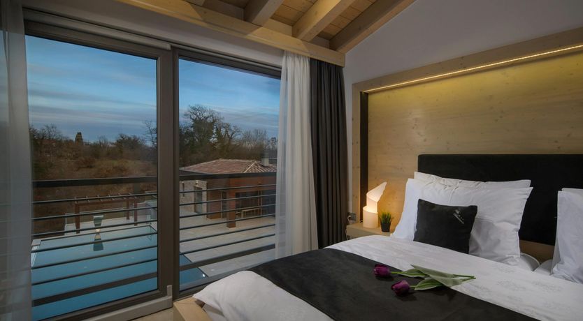 Photo of Aeolian Ope,Aeolian Ope