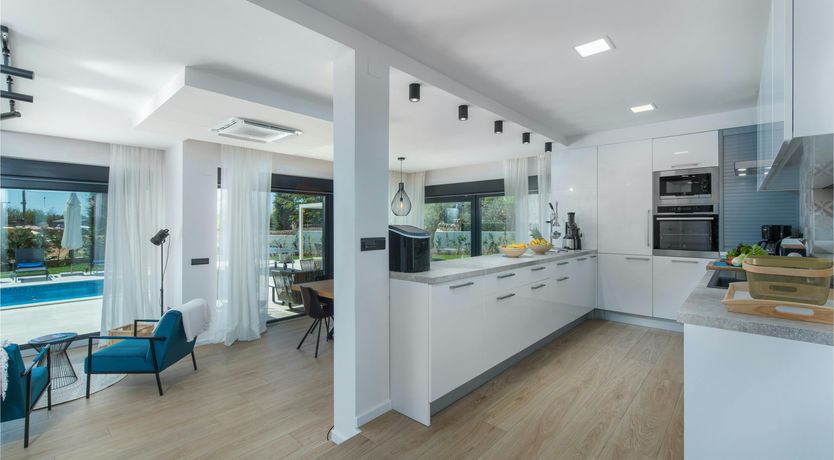 Photo of Mediterranean Ivory