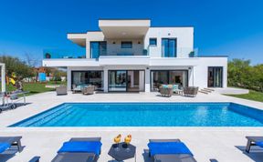 Photo of Mediterranean Ivory