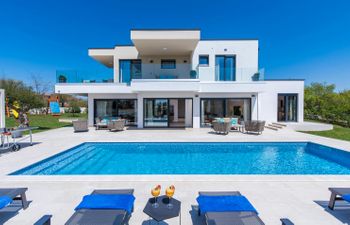 Mediterranean Ivory Holiday Home