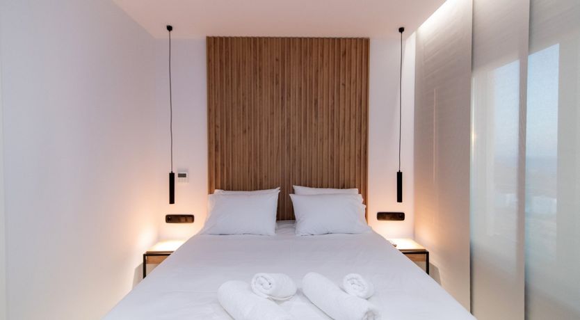 Photo of The Sea and the Shore