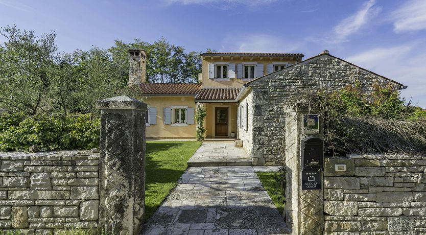 Photo of Marčana Marron