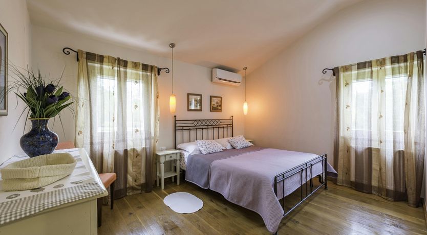 Photo of Marčana Marron