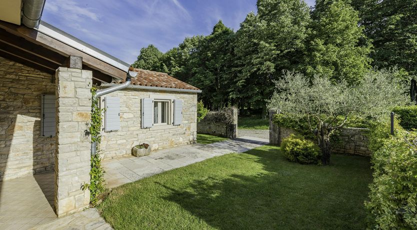 Photo of Marčana Marron