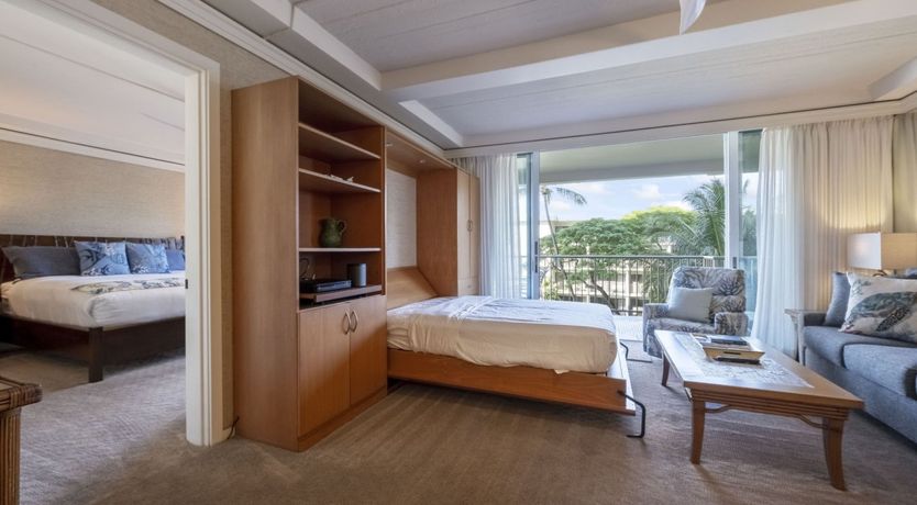 Photo of Pearl on the Pacific