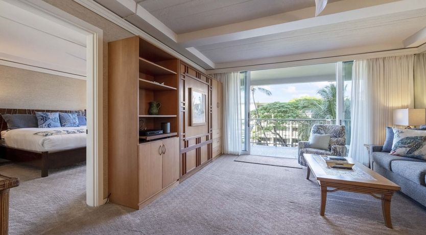 Photo of Pearl on the Pacific