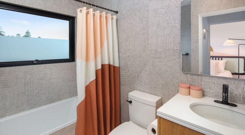 Photo of The Ocean Glimmer