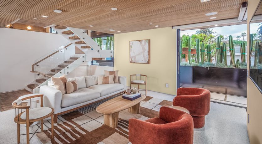 Photo of The Ocean Glimmer