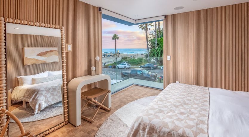 Photo of The Ocean Glimmer