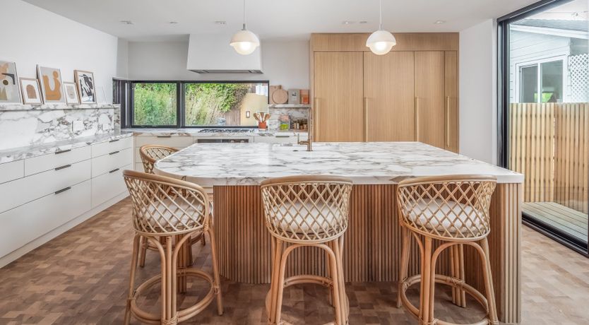 Photo of The Ocean Glimmer