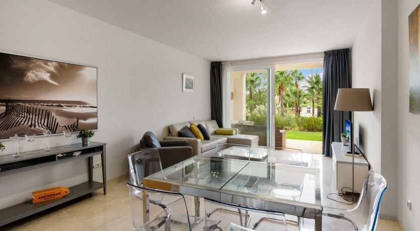 Photo of Calle Glamour