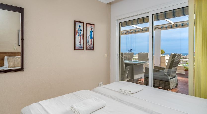 Photo of The Moon & The Palm