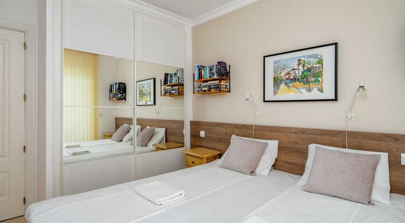 Photo of The Moon & The Palm