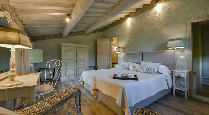 Photo of The Olive Tint