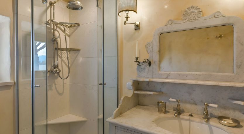 Photo of The Olive Tint