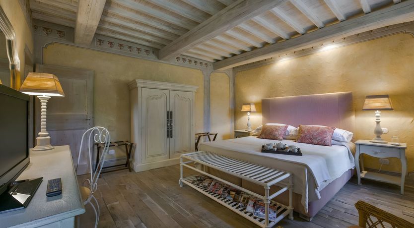 Photo of The Olive Tint