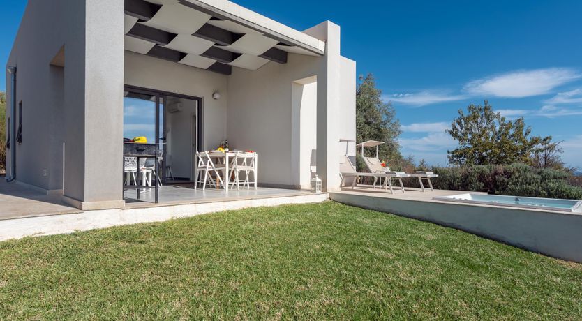 Photo of Noto & Lemons