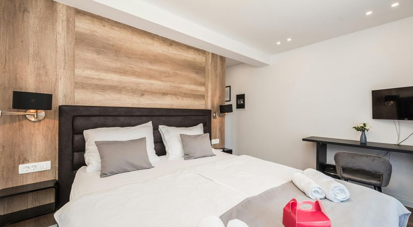 Photo of Lark's Song