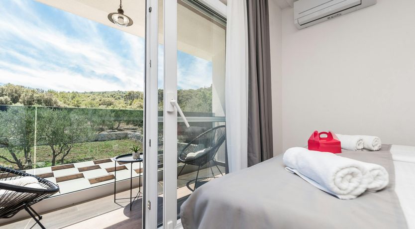 Photo of Lark's Song