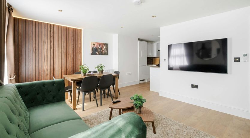 Photo of The Gem of the Street