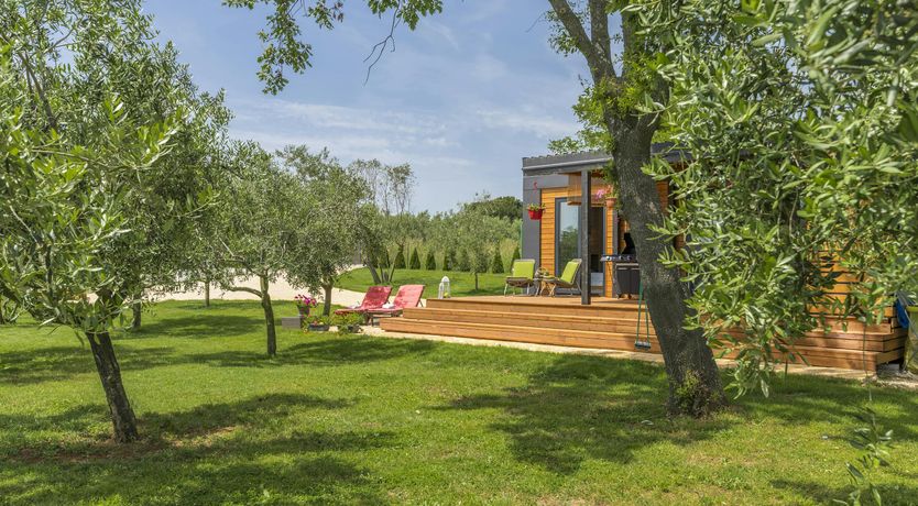 Photo of Silver-Hued Horizon