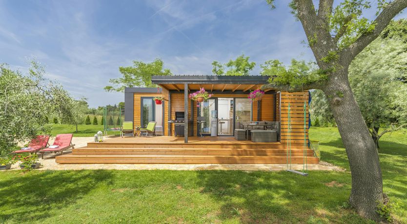 Photo of Silver-Hued Horizon