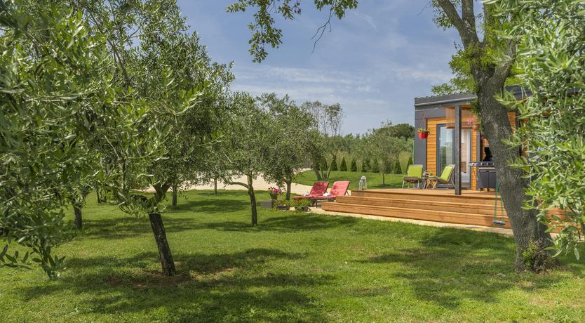 Photo of Silver-Hued Horizon